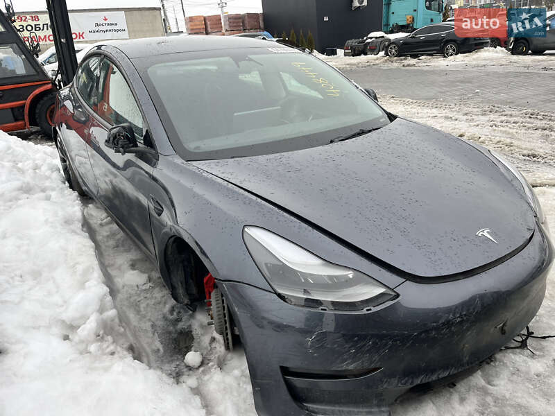 Седан Tesla Model 3 2022 в Львове