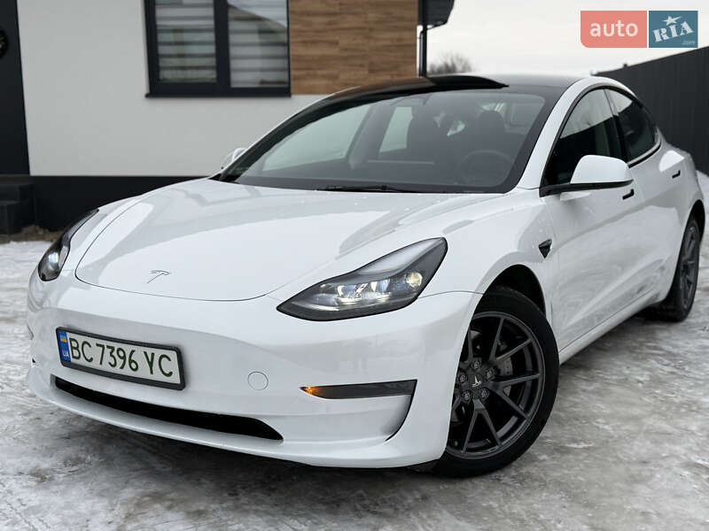 Седан Tesla Model 3 2023 в Стрые