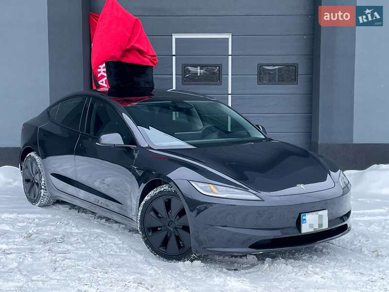 Седан Tesla Model 3 2024 в Киеве