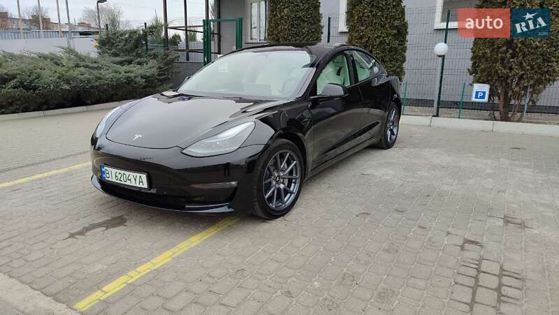 Седан Tesla Model 3 2023 в Полтаве