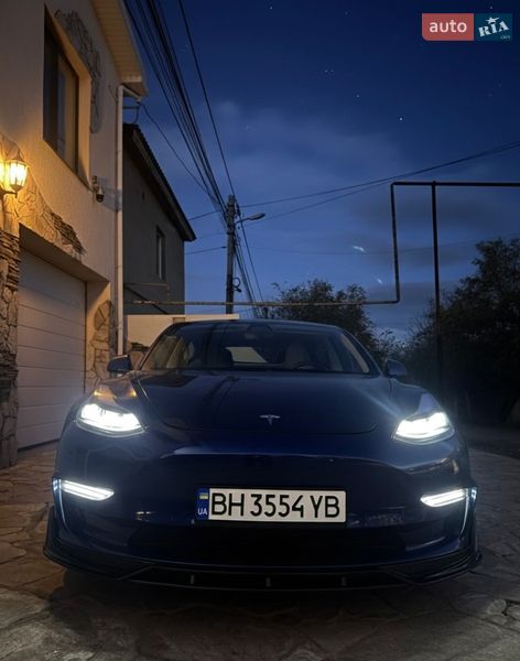 Седан Tesla Model 3 2021 в Одессе