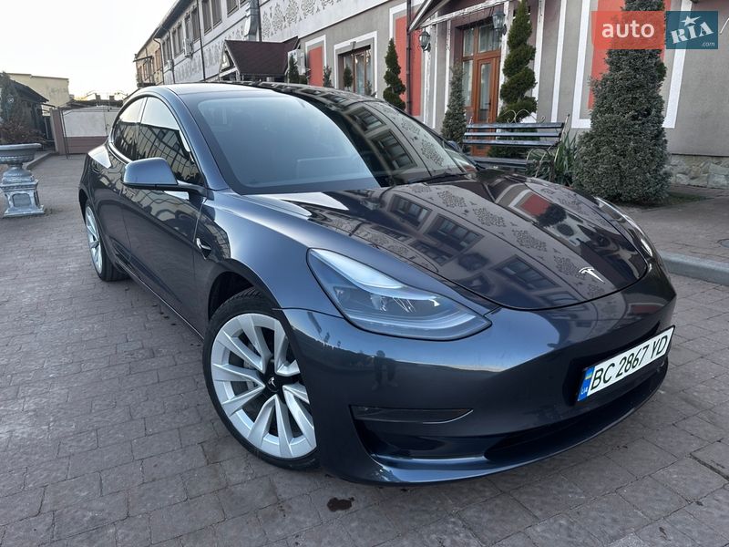 Седан Tesla Model 3 2022 в Стрые