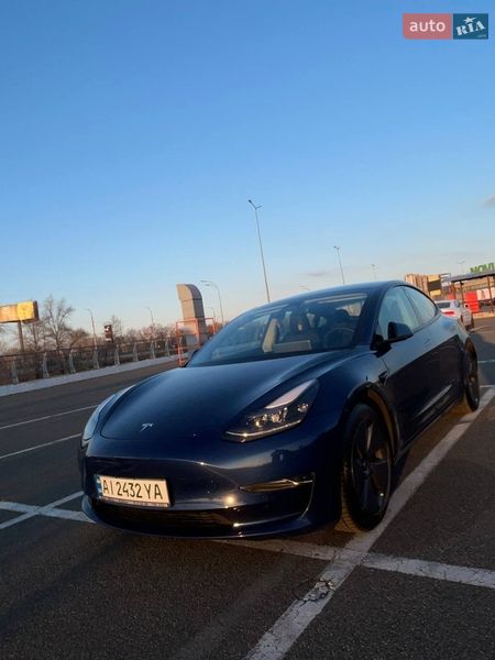 Седан Tesla Model 3 2021 в Києві