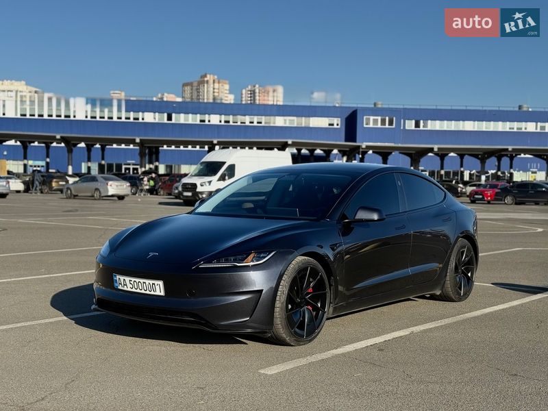 Седан Tesla Model 3 2024 в Киеве