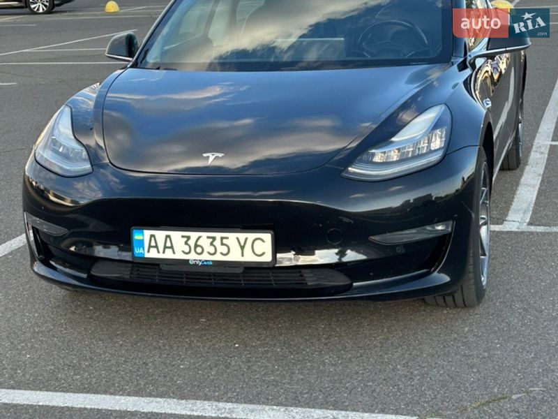 Седан Tesla Model 3 2018 в Киеве