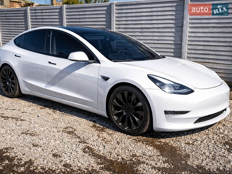 Седан Tesla Model 3 2022 в Новомосковске Седан Tesla Model 3 2022 в Новомосковске