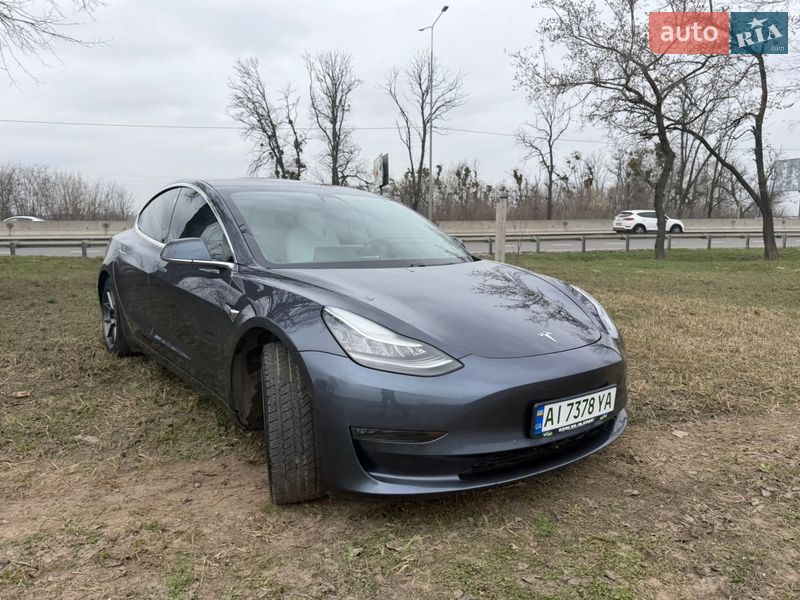 Седан Tesla Model 3 2020 в Києві