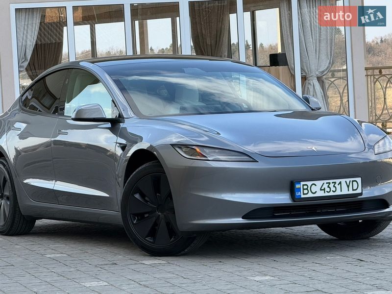 Седан Tesla Model 3 2024 в Дрогобыче