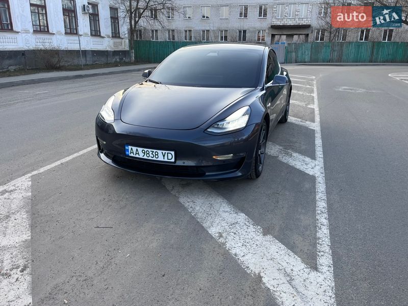 Седан Tesla Model 3 2020 в Радомышле