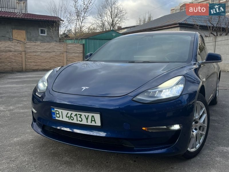 Седан Tesla Model 3 2018 в Ирпене
