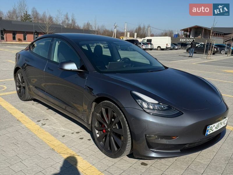 Седан Tesla Model 3 2020 в Львові