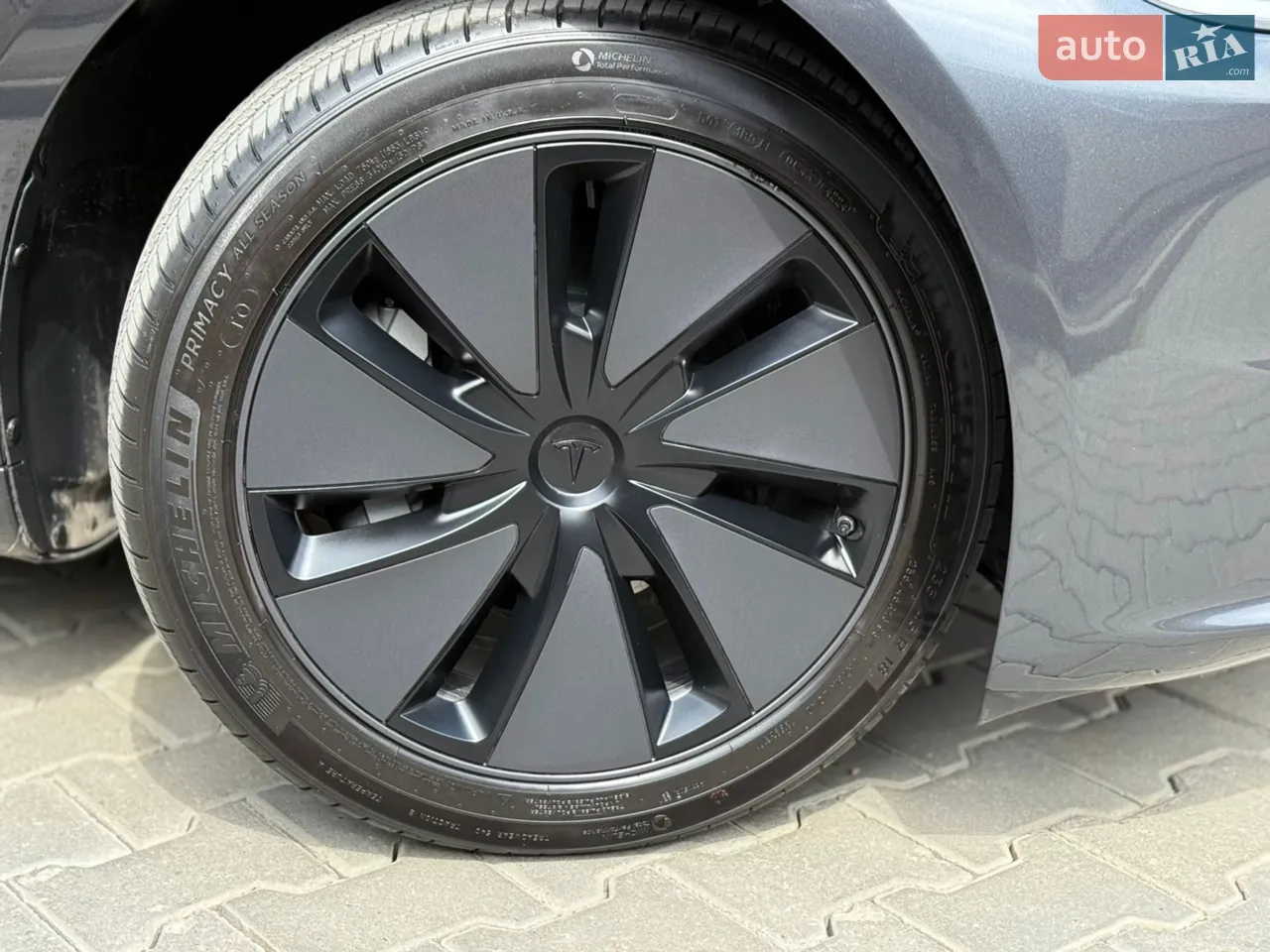 Tesla Model 3 2025 photo 4