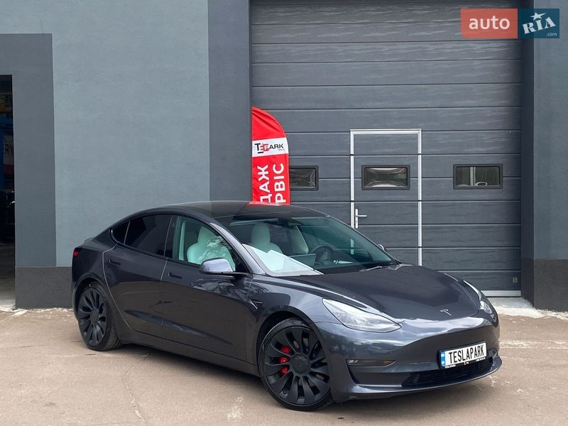 Седан Tesla Model 3 2022 в Києві