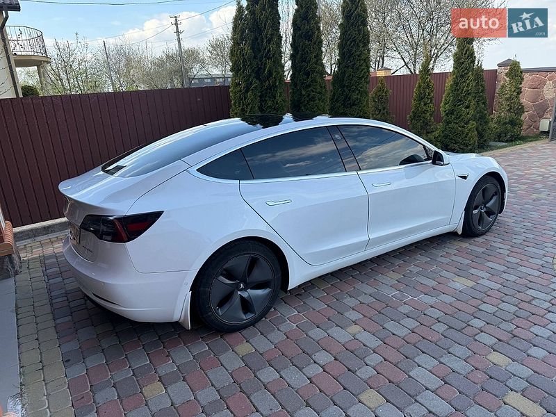 Седан Tesla Model 3 2018 в Тернополі Седан Tesla Model 3 2018 в Тернополі