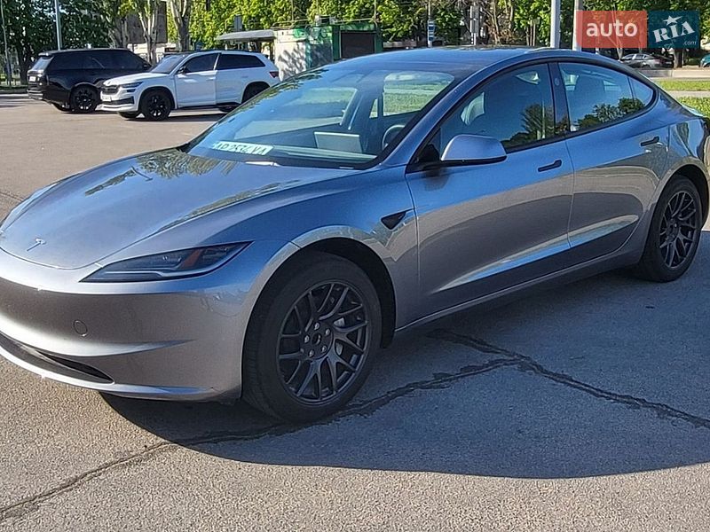 Седан Tesla Model 3 2025 в Запорожье