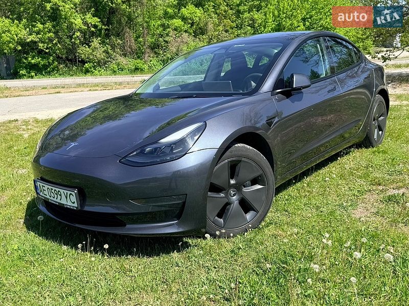 Седан Tesla Model 3 2023 в Днепре