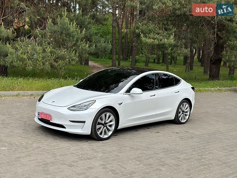 Седан Tesla Model 3 2018 в Кременчуге