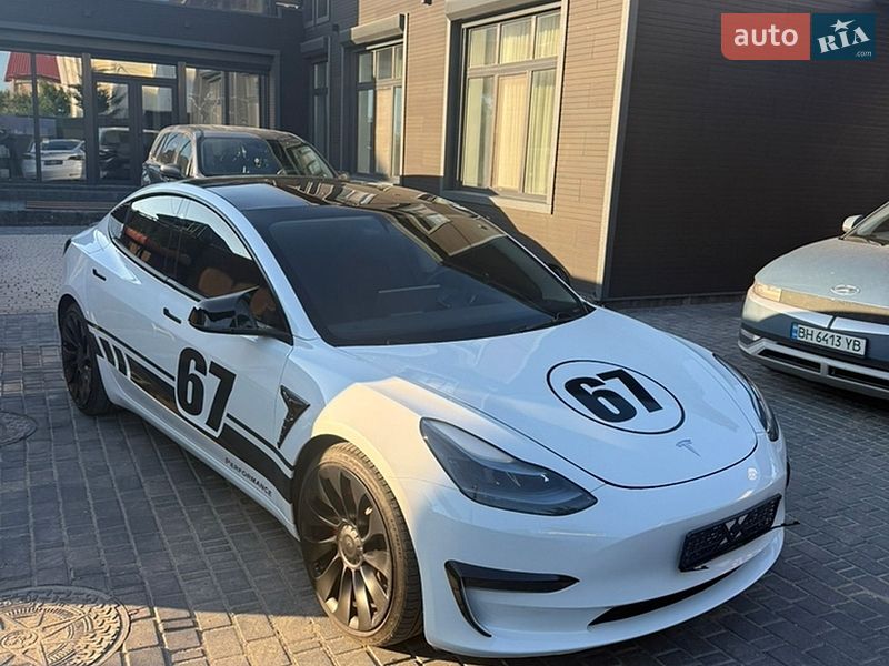 Седан Tesla Model 3 2023 в Одессе Седан Tesla Model 3 2023 в Одессе