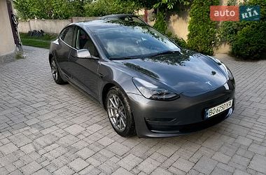 Седан Tesla Model 3 2022 в Тернополе