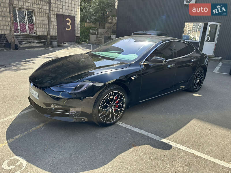 Лифтбек Tesla Model S 2019 в Харькове