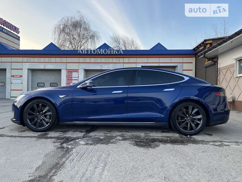 Ліфтбек Tesla Model S 2015 в Харкові