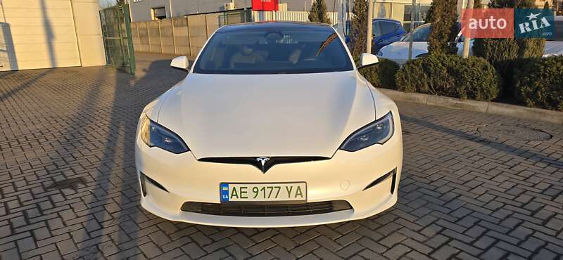 Лифтбек Tesla Model S 2024 в Днепре