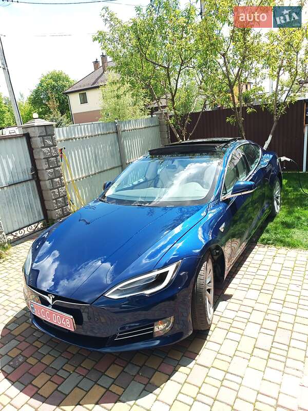 Ліфтбек Tesla Model S 2018 в Києві