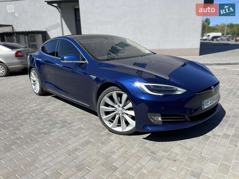 Лифтбек Tesla Model S 2016 в Днепре