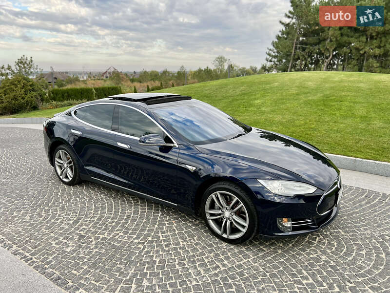 Лифтбек Tesla Model S 2013 в Новомосковске