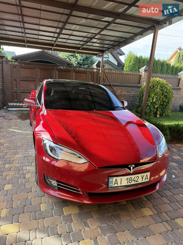 Лифтбек Tesla Model S 2016 в Белой Церкви