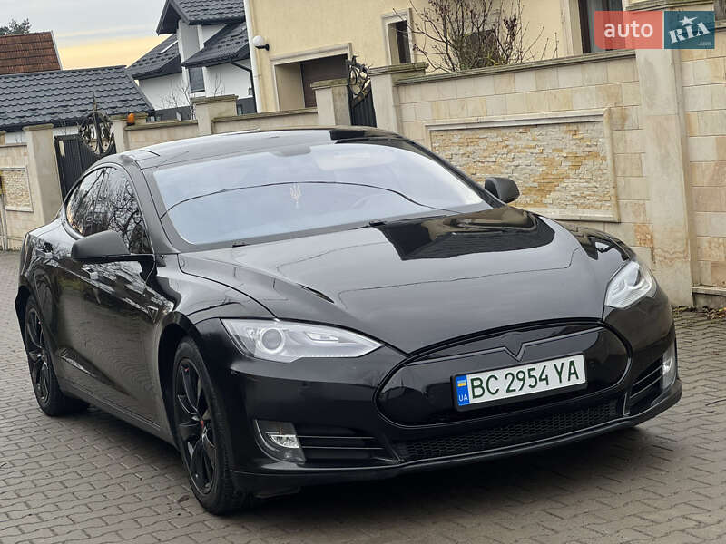 Лифтбек Tesla Model S 2014 в Львове