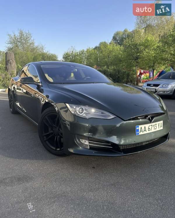 Ліфтбек Tesla Model S 2014 в Києві