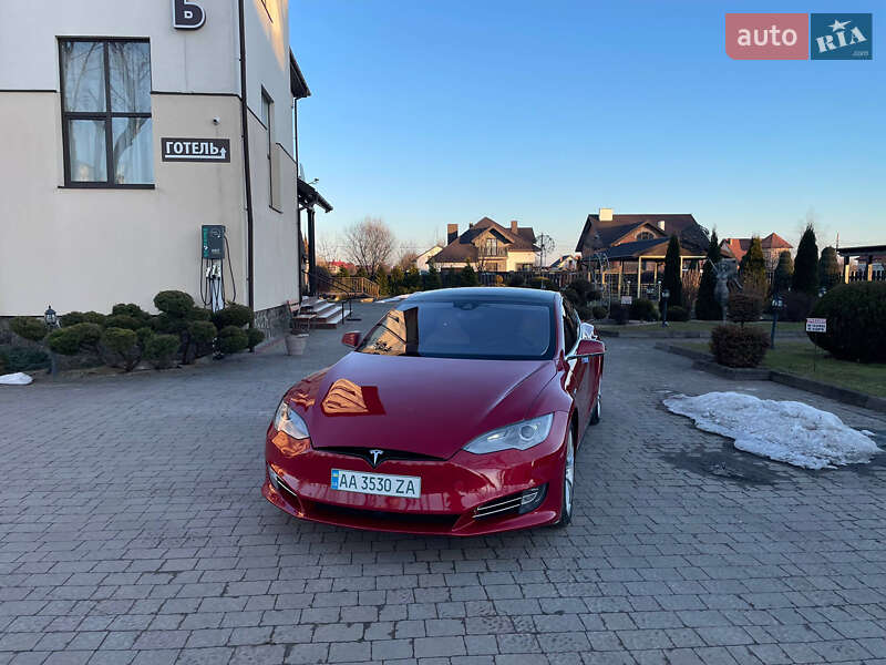 Лифтбек Tesla Model S 2015 в Стрые Лифтбек Tesla Model S 2015 в Стрые