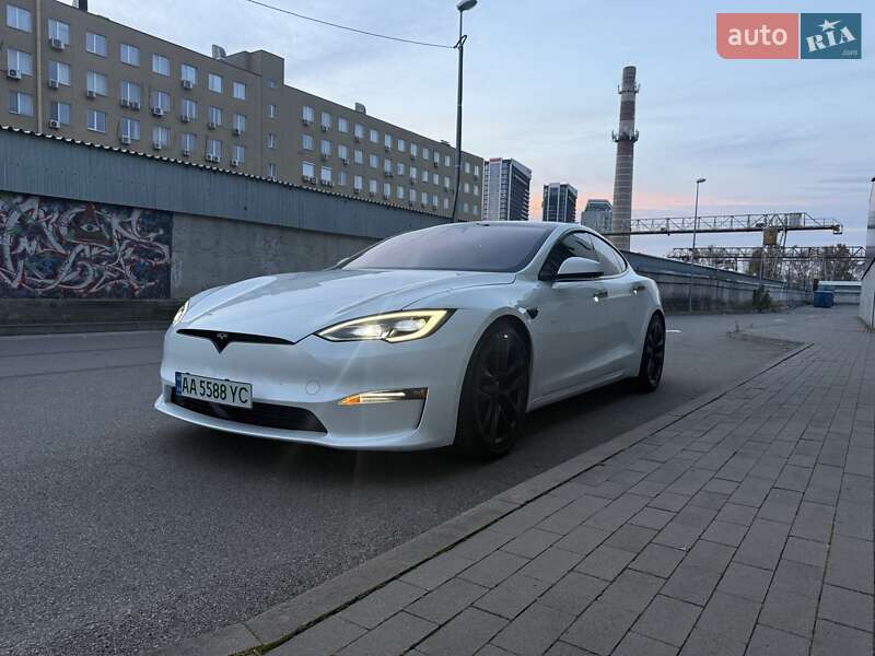 Лифтбек Tesla Model S 2021 в Киеве