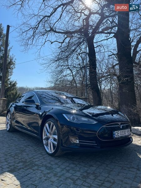 Лифтбек Tesla Model S 2014 в Черновцах