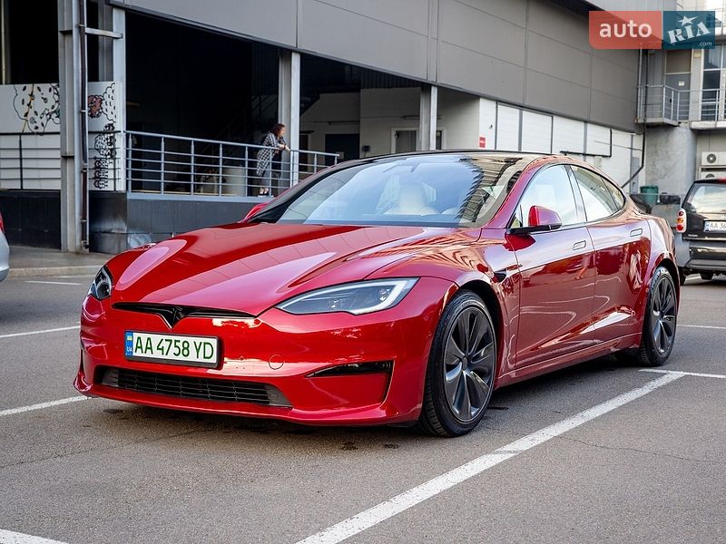 Лифтбек Tesla Model S 2022 в Киеве