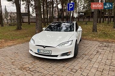 Ліфтбек Tesla Model S 2017 в Пустомитах