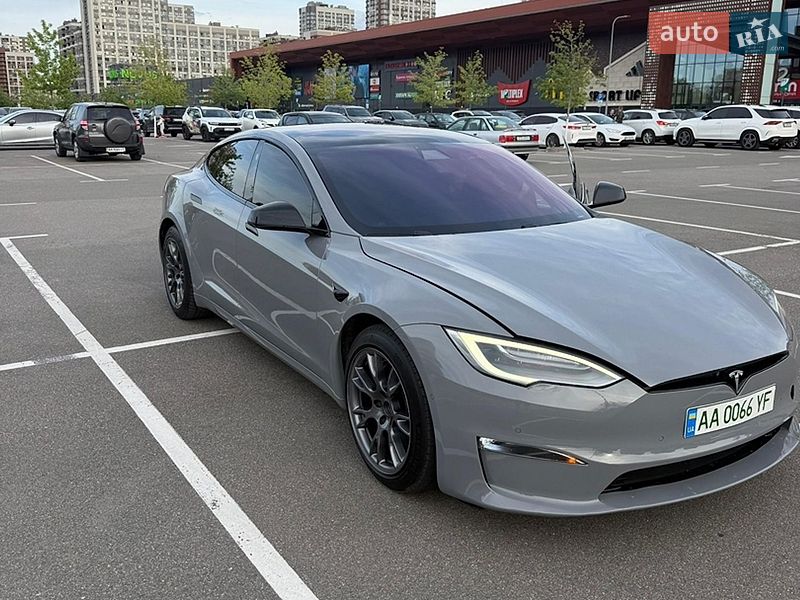 Лифтбек Tesla Model S 2021 в Киеве