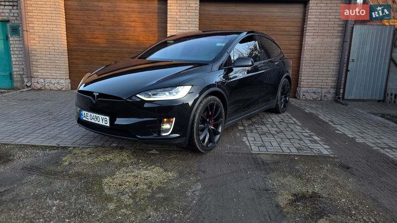 Внедорожник / Кроссовер Tesla Model X 2017 в Кривом Роге