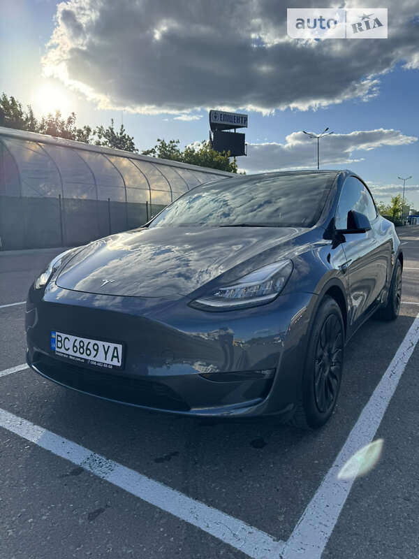 Внедорожник / Кроссовер Tesla Model Y 2021 в Львове