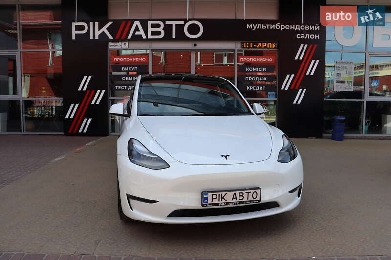 Внедорожник / Кроссовер Tesla Model Y 2023 в Львове