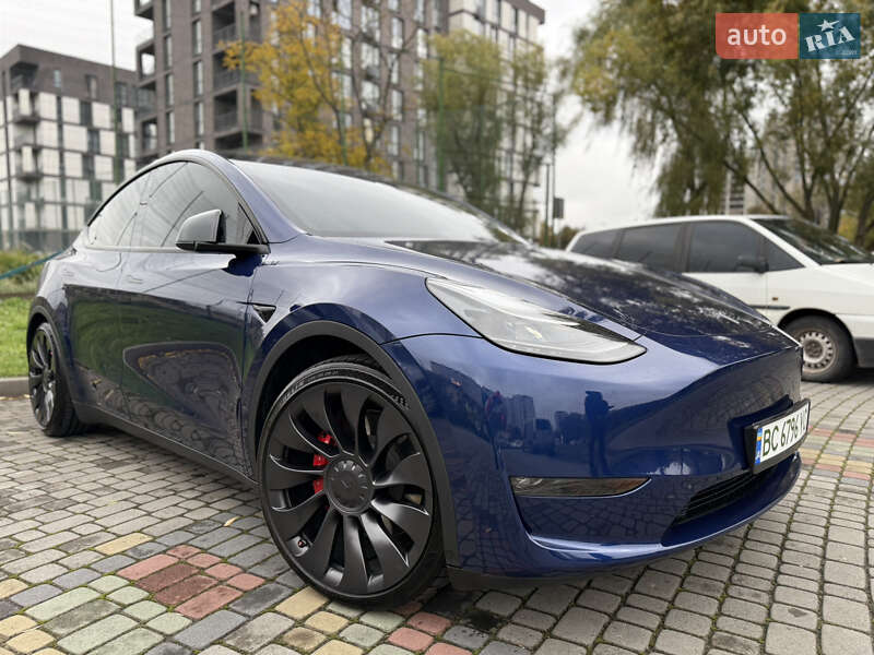 Внедорожник / Кроссовер Tesla Model Y 2023 в Львове