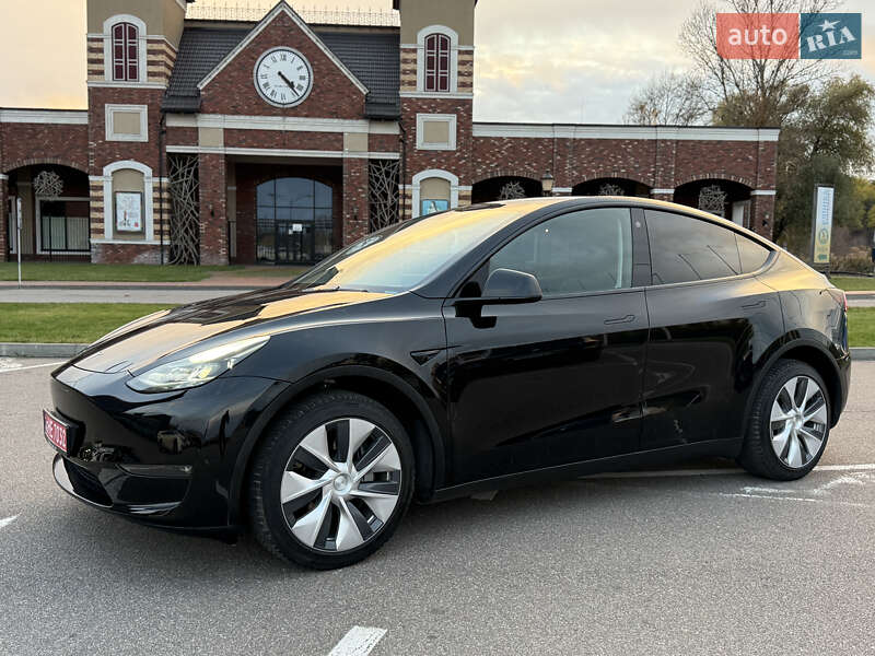 Позашляховик / Кросовер Tesla Model Y 2023 в Києві