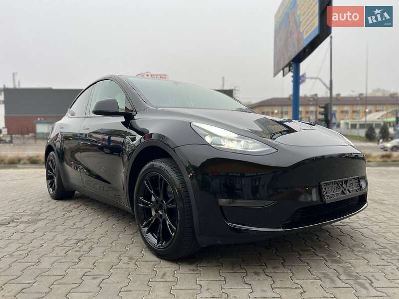 Внедорожник / Кроссовер Tesla Model Y 2024 в Киеве