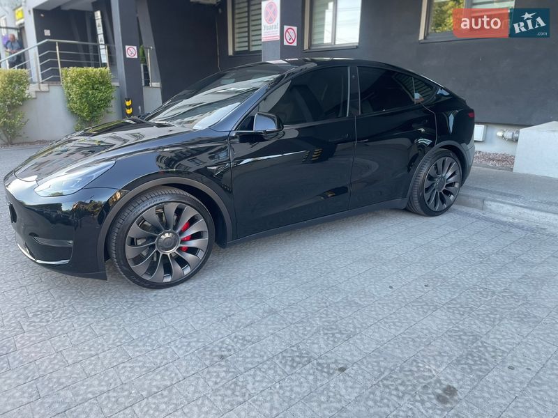 Внедорожник / Кроссовер Tesla Model Y 2021 в Львове