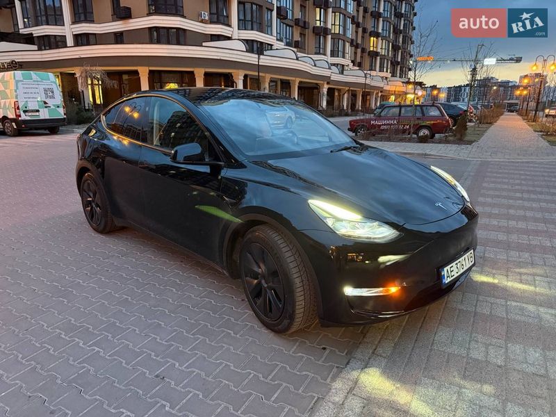 Позашляховик / Кросовер Tesla Model Y 2024 в Софіївській Борщагівці