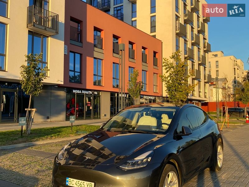 Внедорожник / Кроссовер Tesla Model Y 2021 в Львове