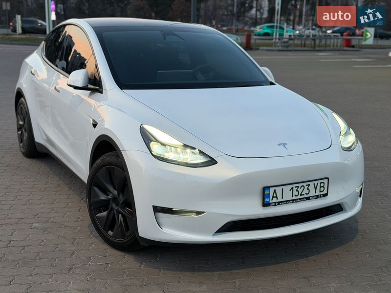 Позашляховик / Кросовер Tesla Model Y 2024 в Києві