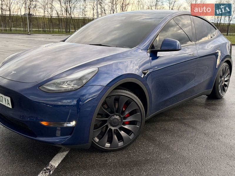 Позашляховик / Кросовер Tesla Model Y 2024 в Дніпрі Позашляховик / Кросовер Tesla Model Y 2024 в Дніпрі