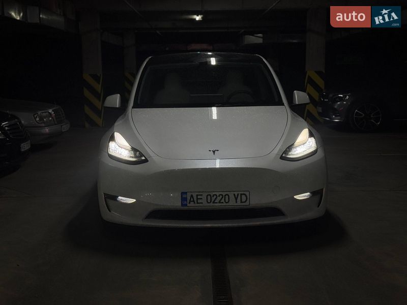 Внедорожник / Кроссовер Tesla Model Y 2020 в Днепре